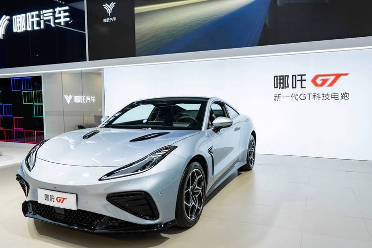 东莞东坑镇华航西企业管理咨询哪吒汽车在智能汽车领域的表现，领途汽车在新能源汽车市场中的影响力