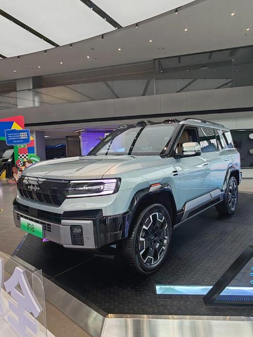 东莞东坑镇华航西企业管理咨询比亚迪方程豹硬派越野的爆款，英菲尼迪35周年与你共成长